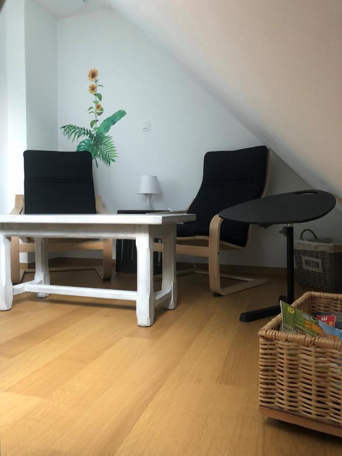Gite Familial Ferme Des Aujes Falaen Onhaye Bagian luar foto