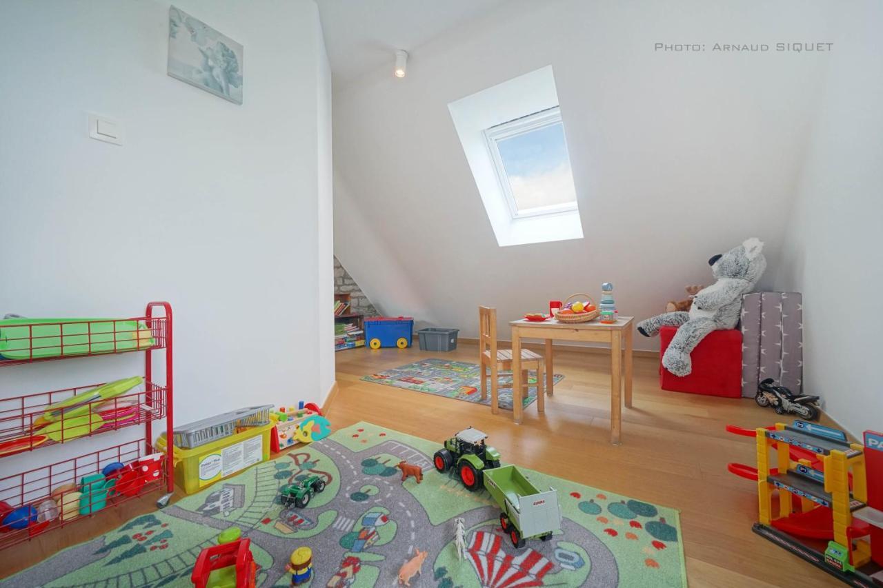 Gite Familial Ferme Des Aujes Falaen Onhaye Bagian luar foto